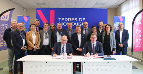 Photo : signature du CRTE entre la préfecture de Vendée et Terres de Montaigu