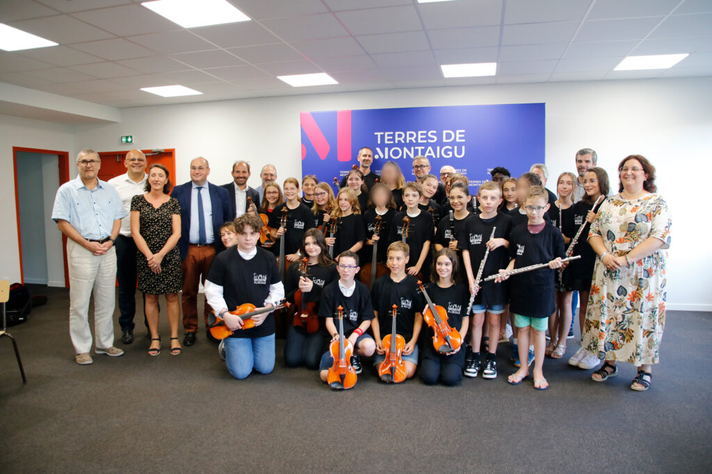 Image : lancement du programme Orchestre au collège, avec les 24 élèves du Collège Villebois-Mareuil © Terres de Montaigu